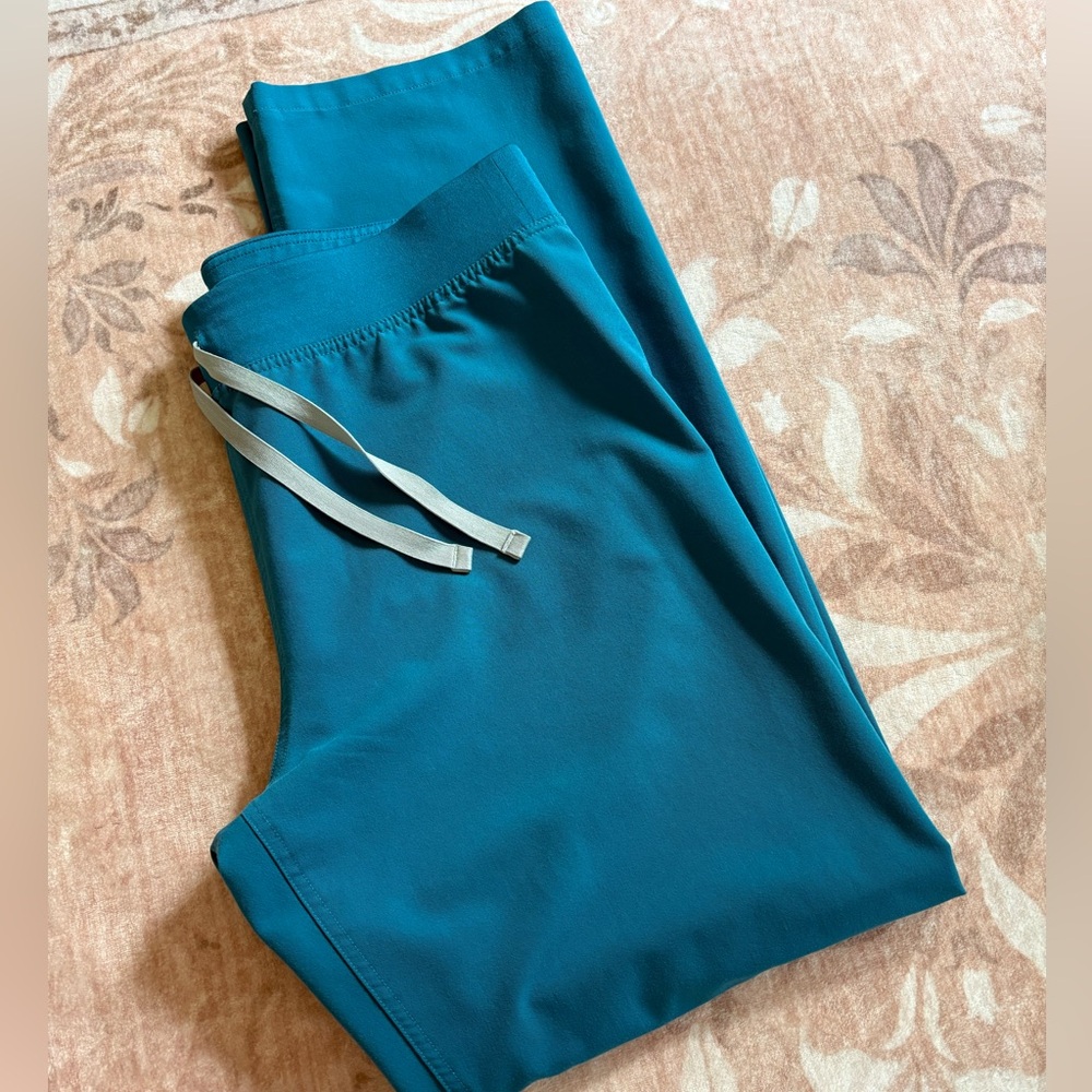 🌊💙 FIGS Pacific Blue Livingston pants (L/T) 💙🌊